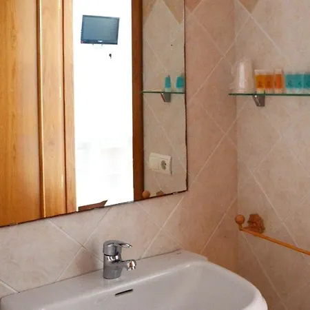 Hostal Dona Antonia 2*